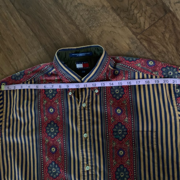 Tommy Hilfiger Bold Print Striped Button Down Shirt - Picture 9 of 12